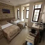My Nevizadem Oda ve Kahvaltı